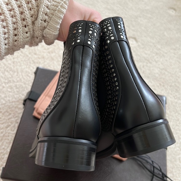 Alaia cutout trim chelsea boot - Picture 9 of 11
